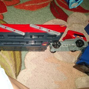 GUC Hot Wheels MEGA Hauler Toy Truck & 1:64 Scale Car, Stores 50